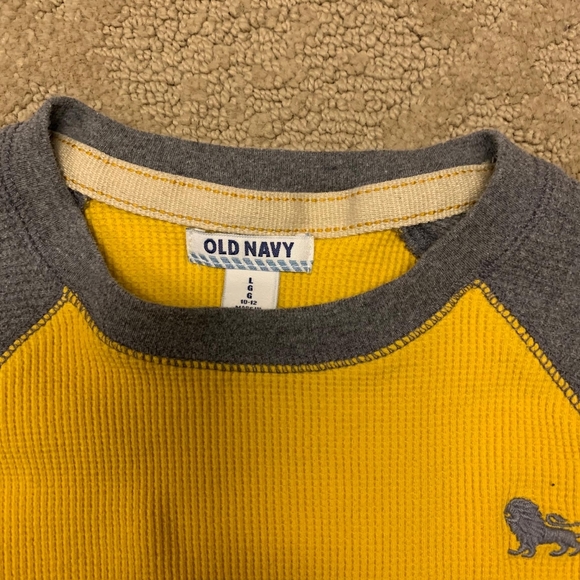 3/$30 Old Navy Raglan Style Boys Longsleeve - Picture 3 of 4